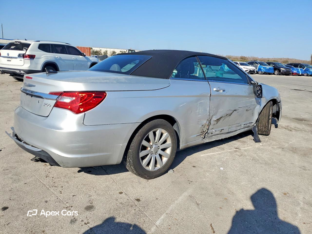 Chrysler 200 2011
