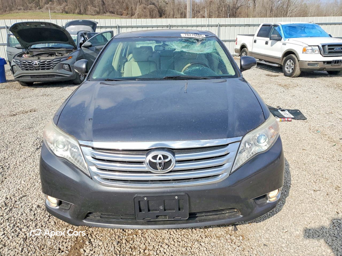 Toyota Avalon 2011