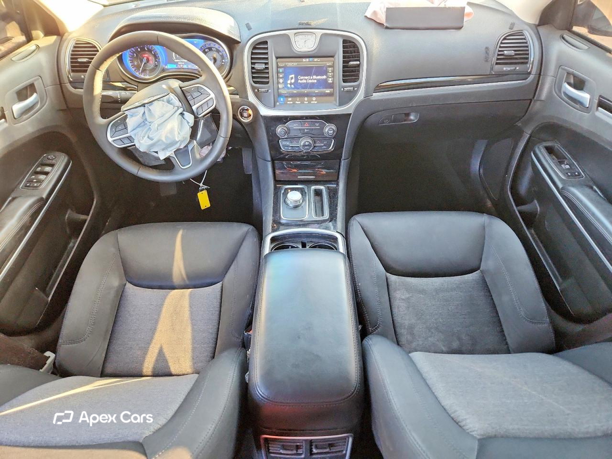 Chrysler 300 2023