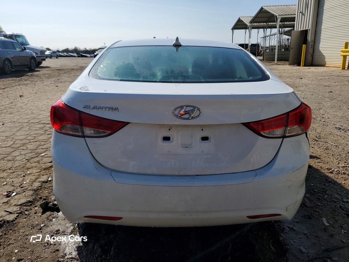Hyundai Elantra 2013