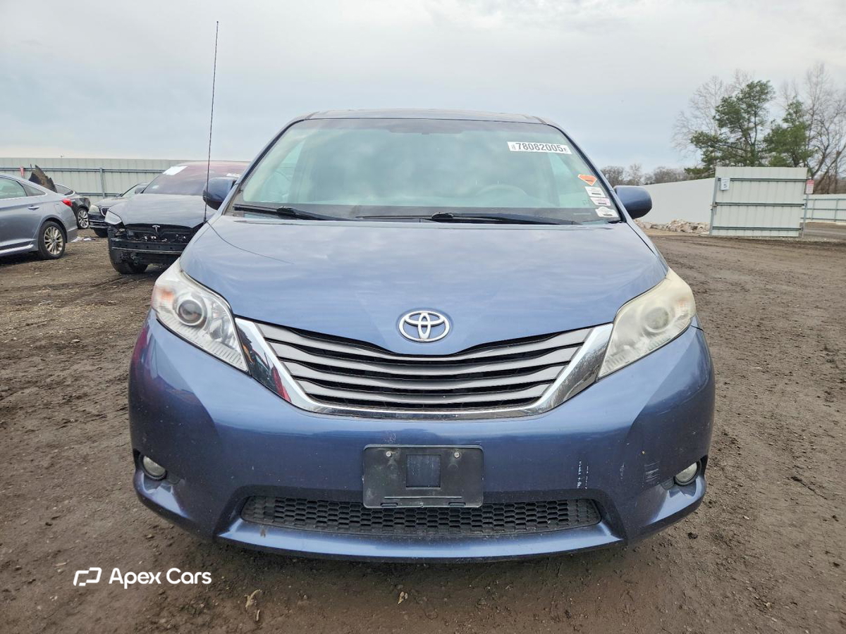 Toyota Sienna 2014