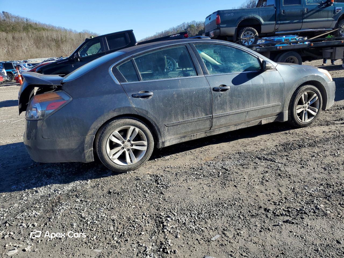 Nissan Altima 2011