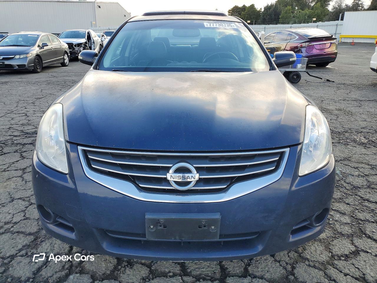 Nissan Altima 2012