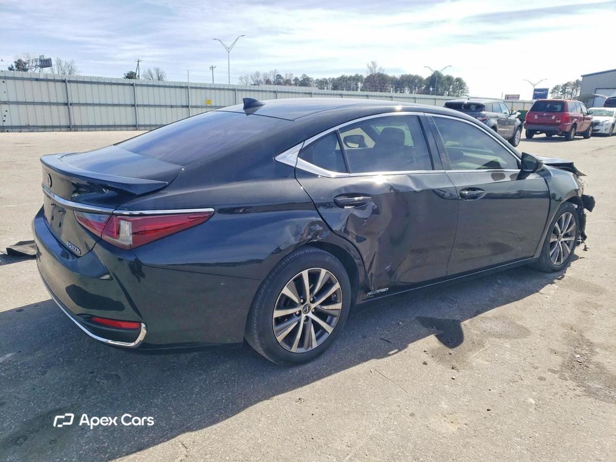 Lexus ES 2020