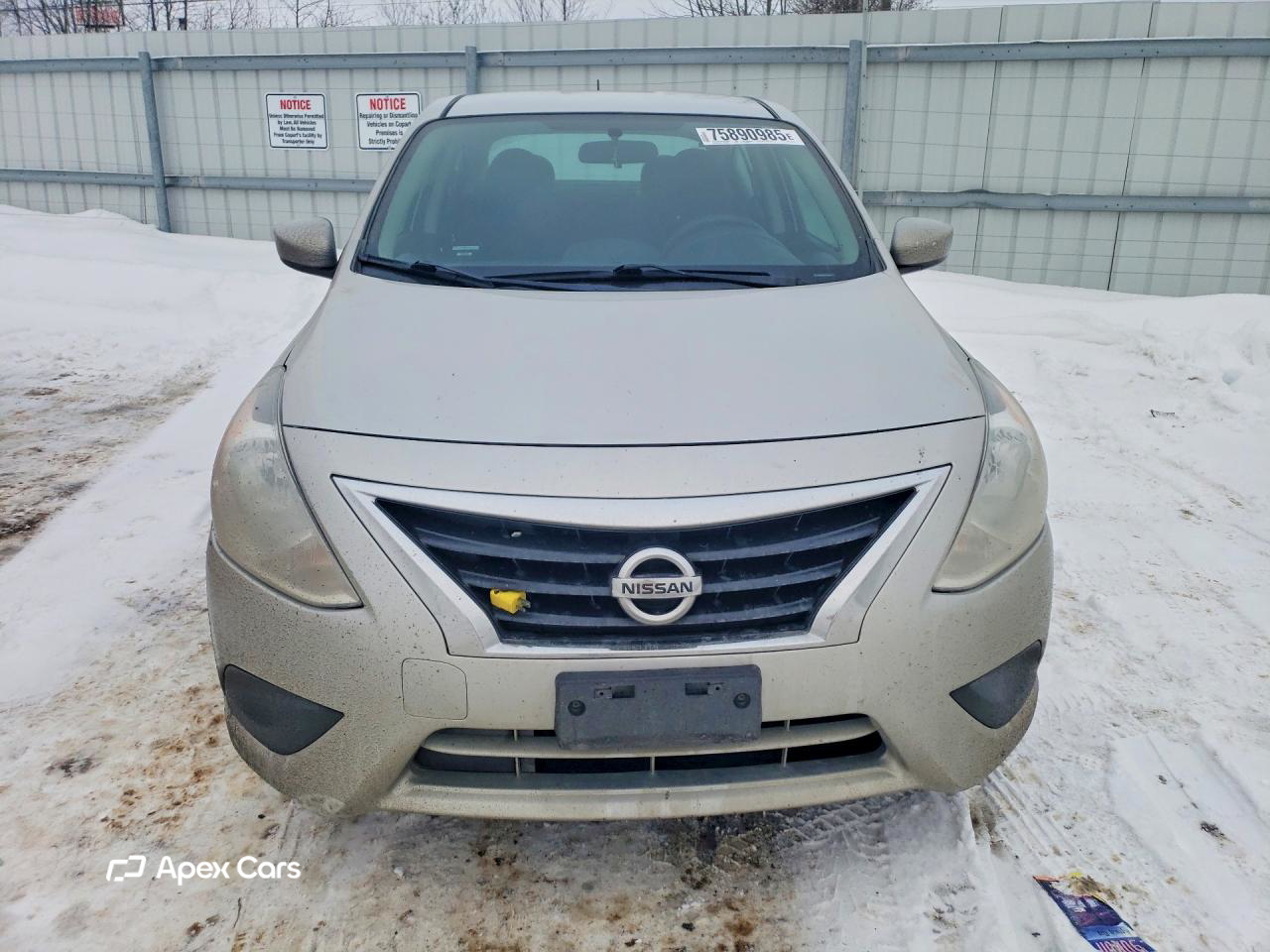 Nissan Versa 2015