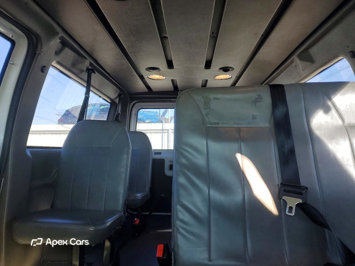 Ford Econoline 2012