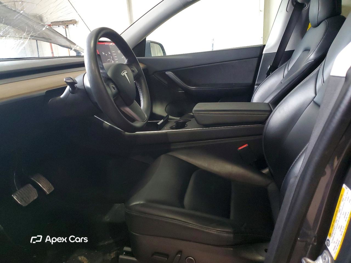 Tesla Model Y 2021