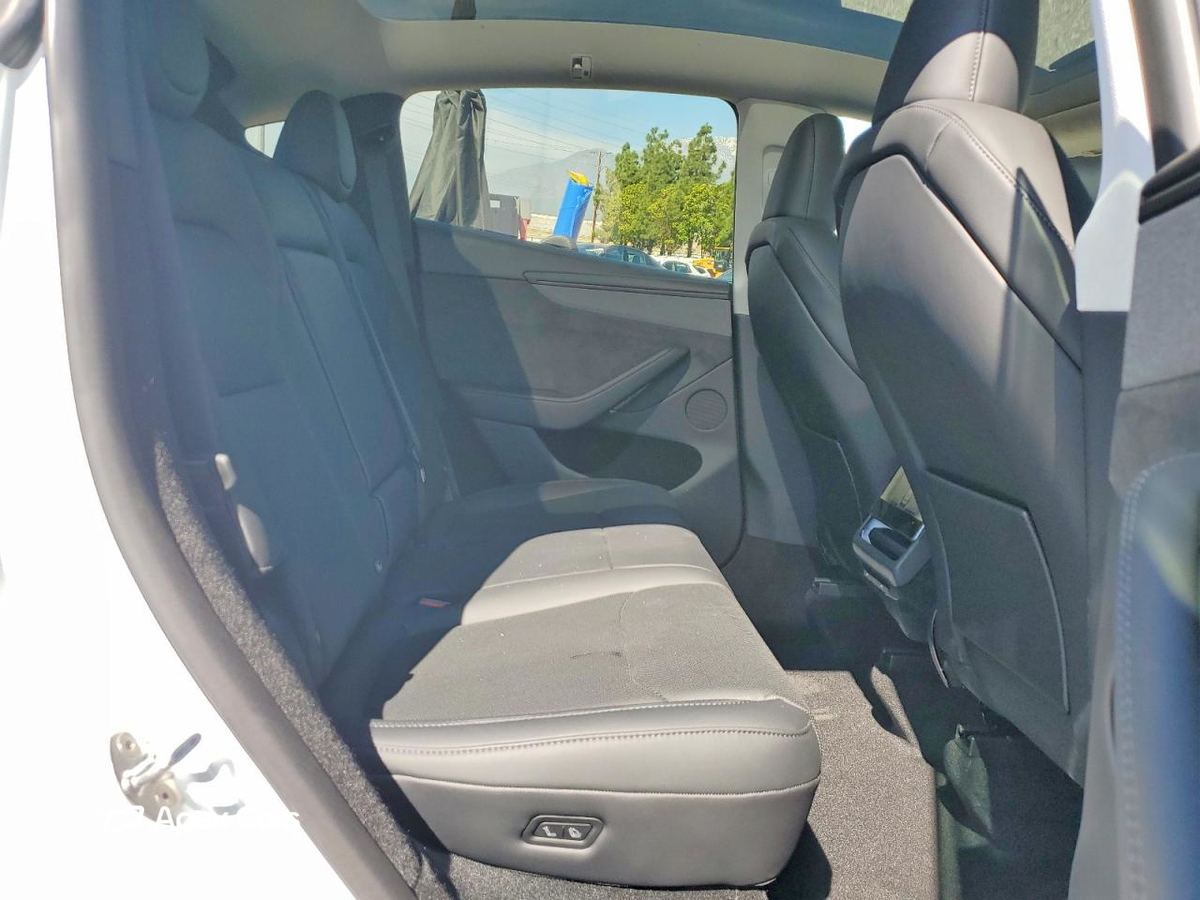 Tesla Model Y 2026