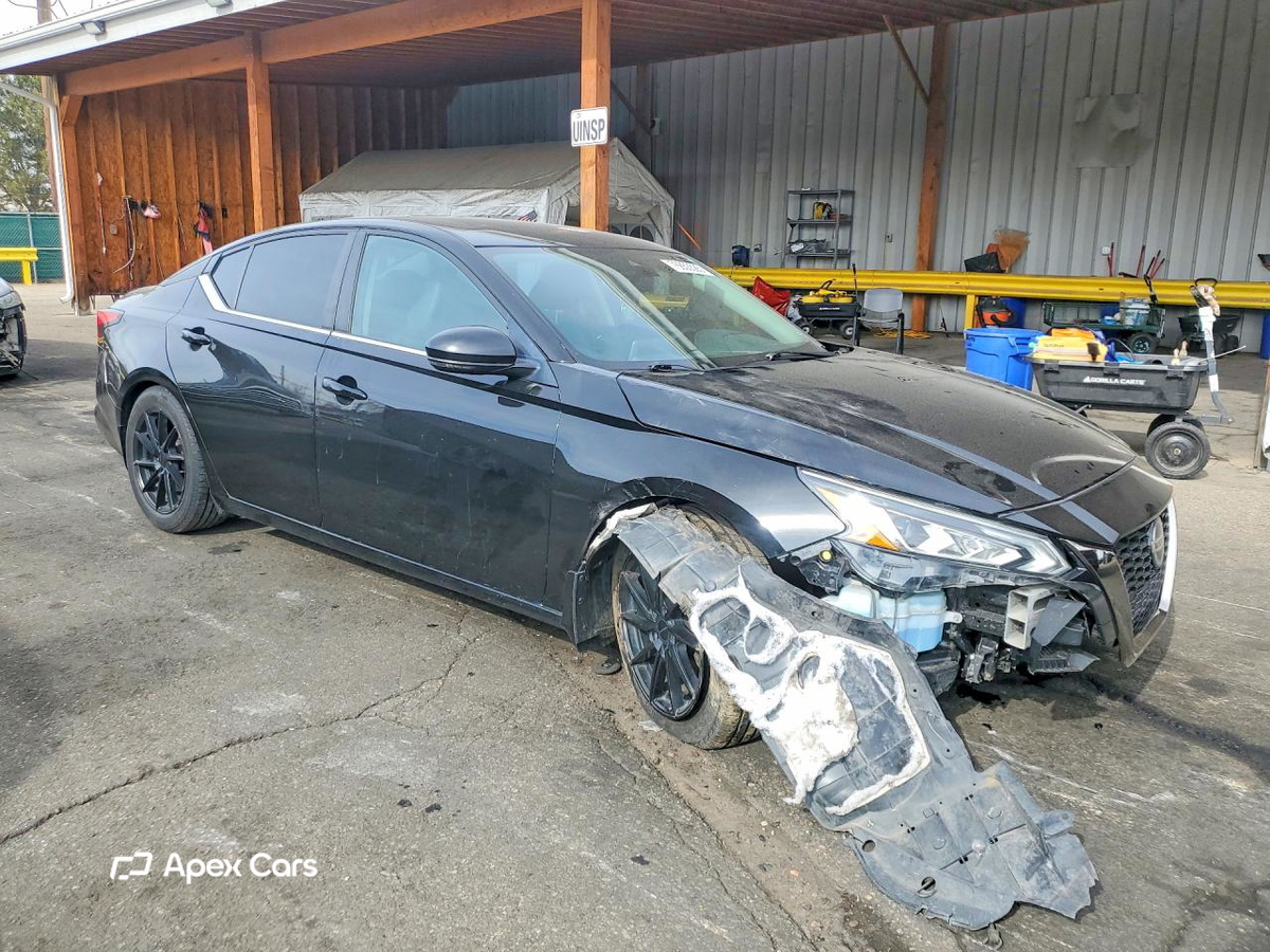 Nissan Altima 2020