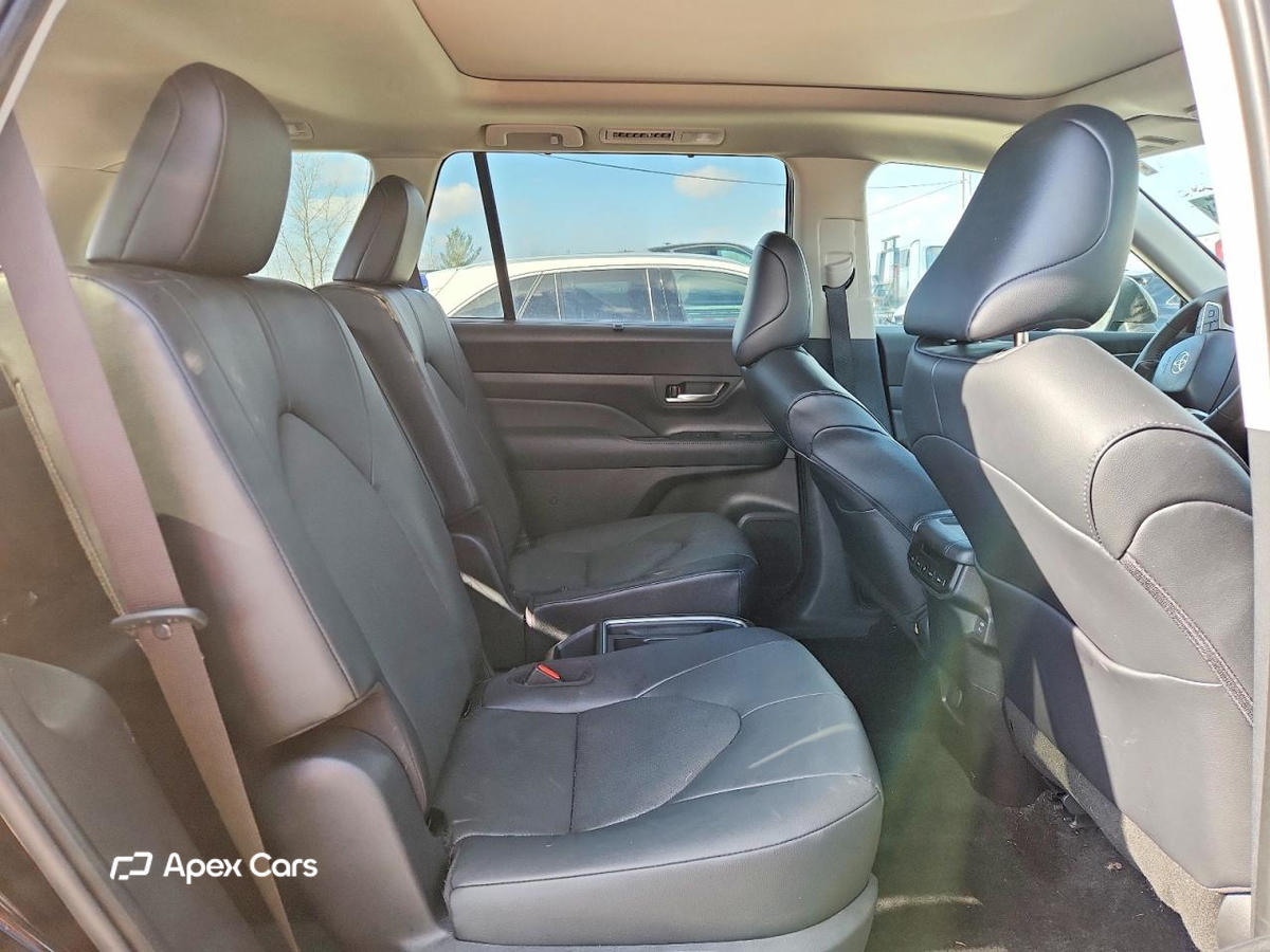 Toyota Highlander 2025
