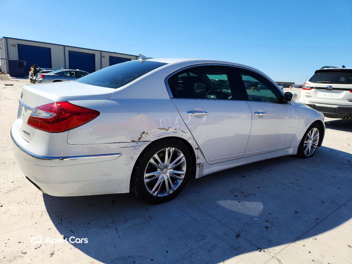 Hyundai Genesis 2013