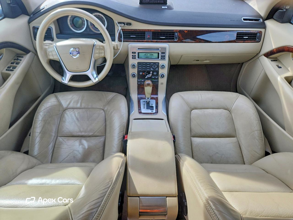 Volvo XC70 2011