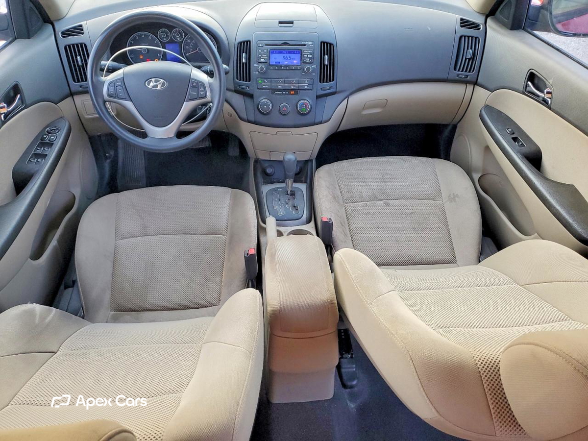 Hyundai Elantra 2012