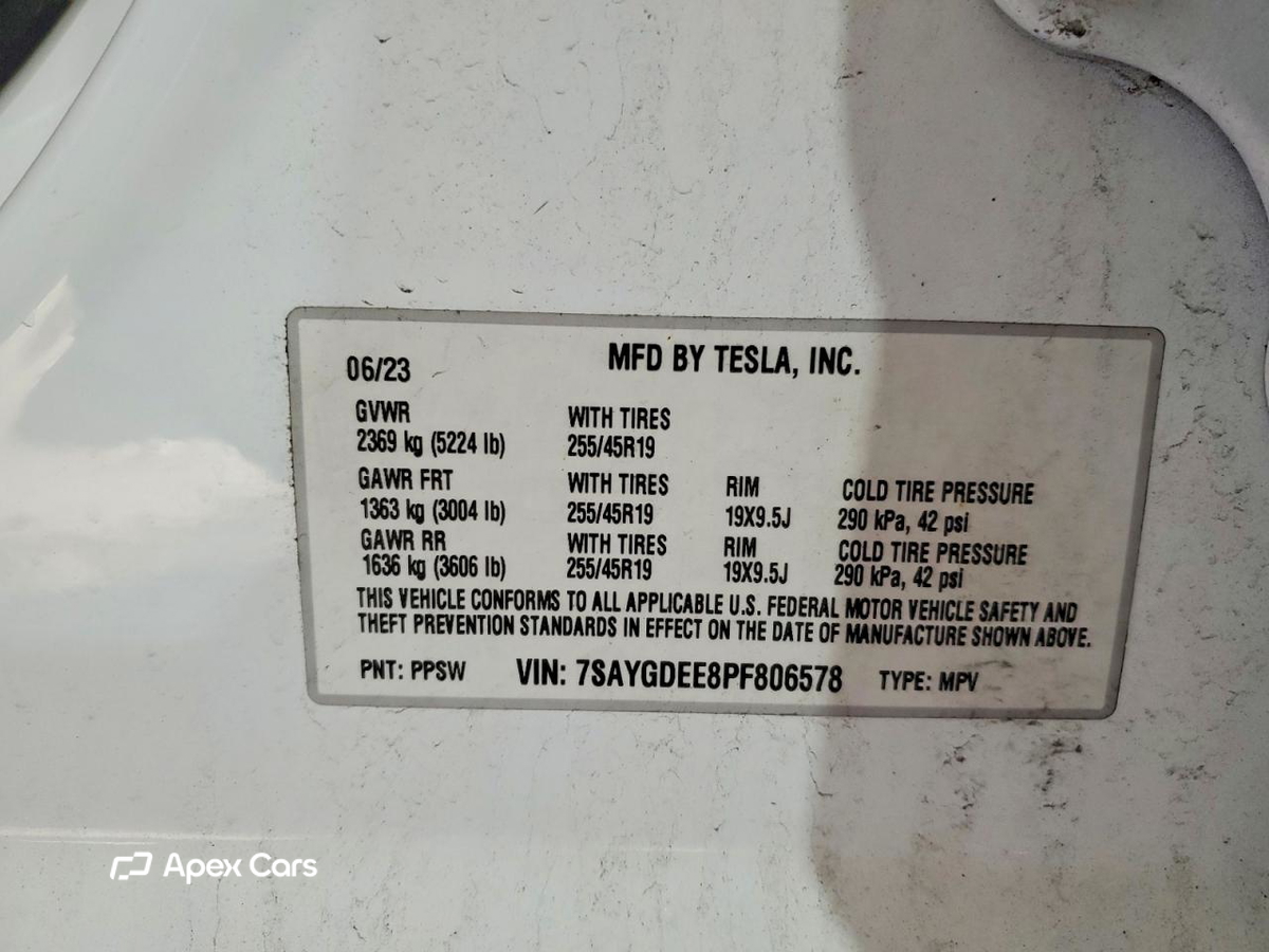 Tesla Model Y 2023