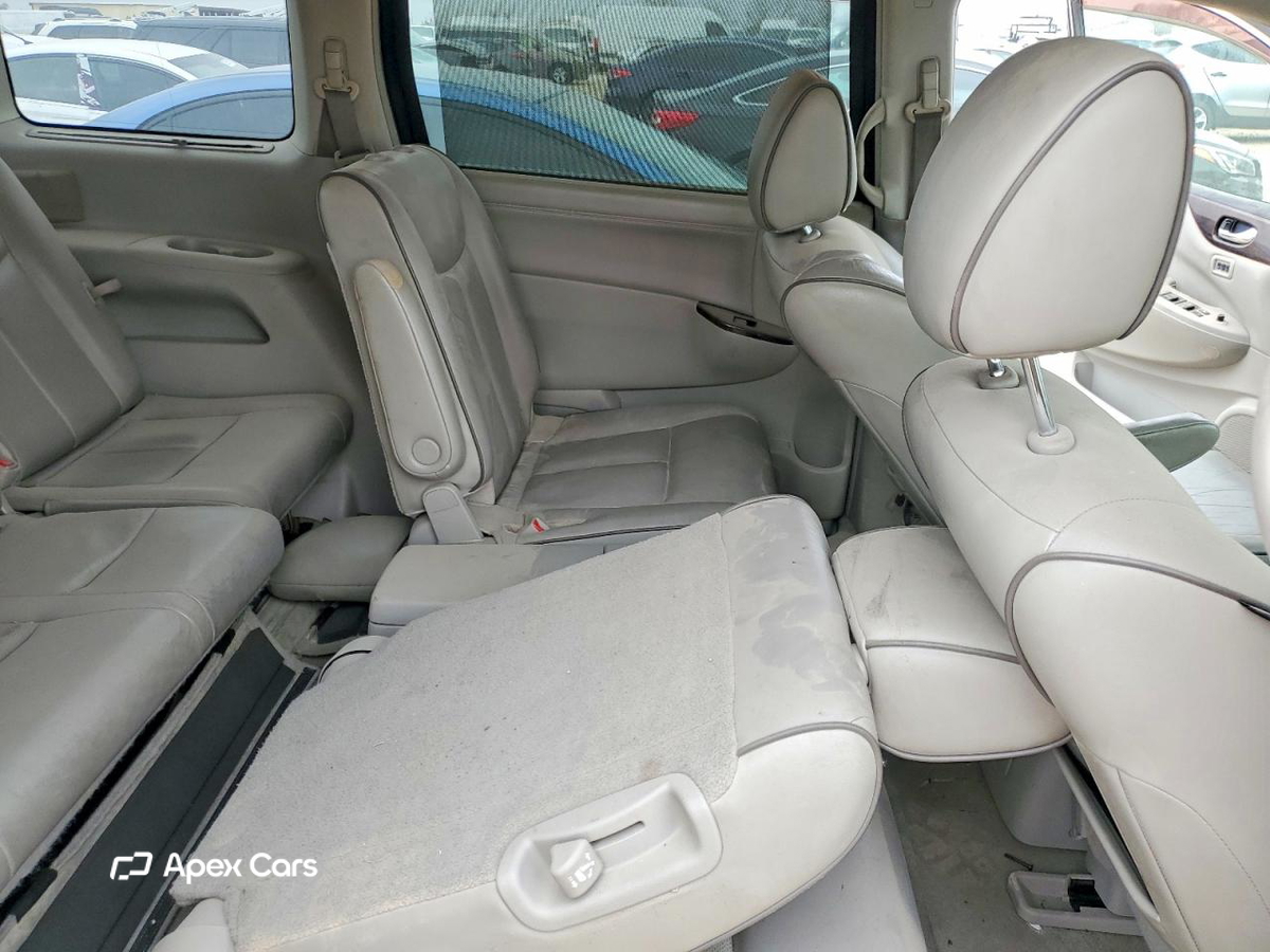 Nissan Quest 2011