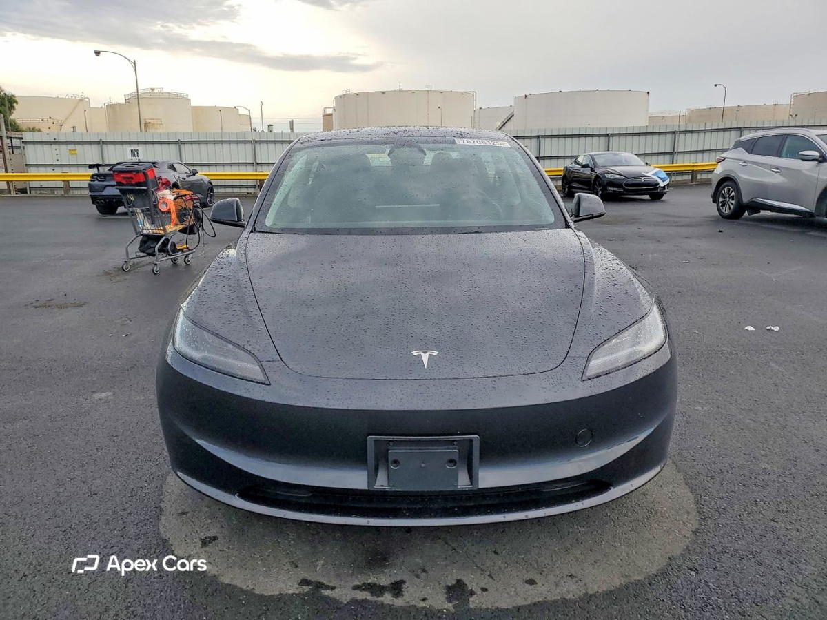 Tesla Model 3 2025