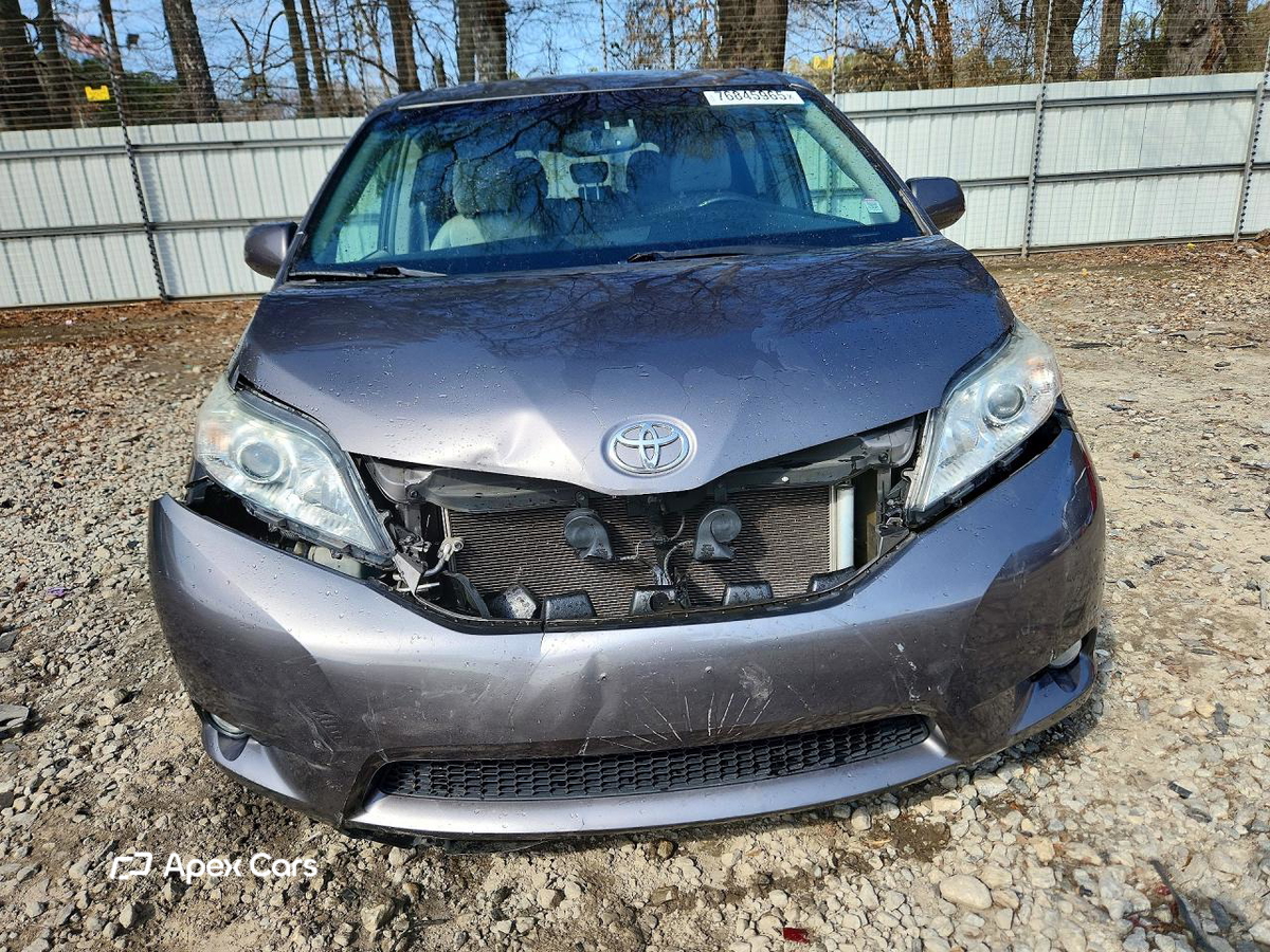 Toyota Sienna 2015