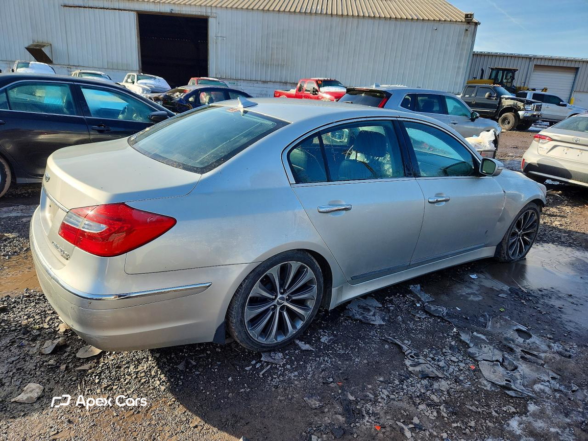 Hyundai Genesis 2012