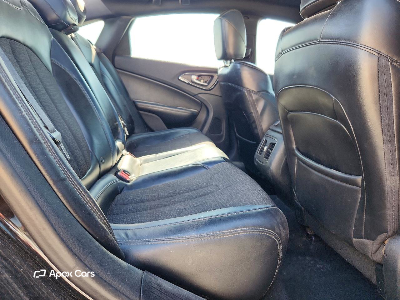 Chrysler 200 2015