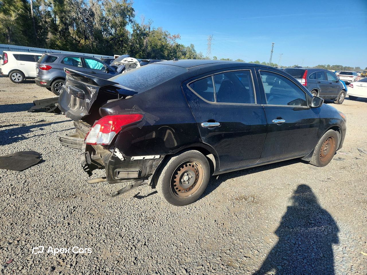 Nissan Versa 2016