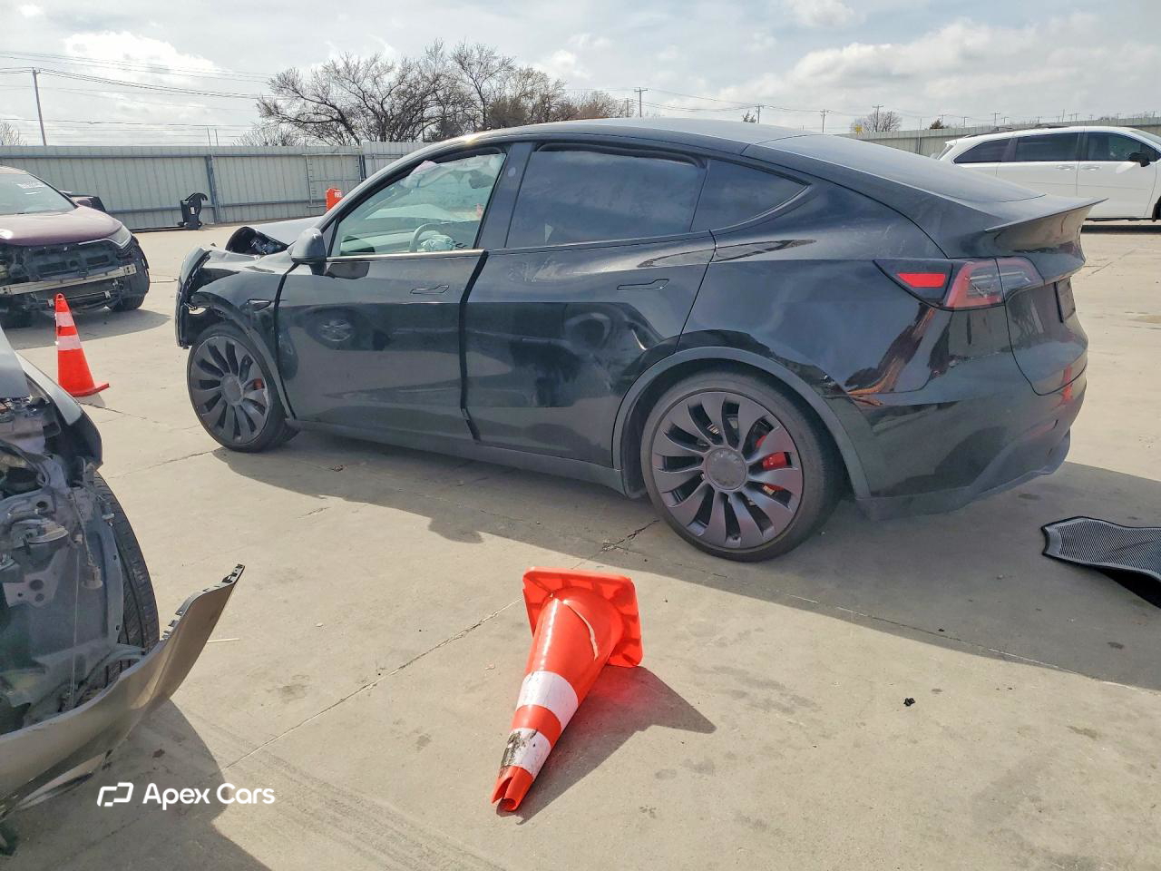 Tesla Model Y 2025