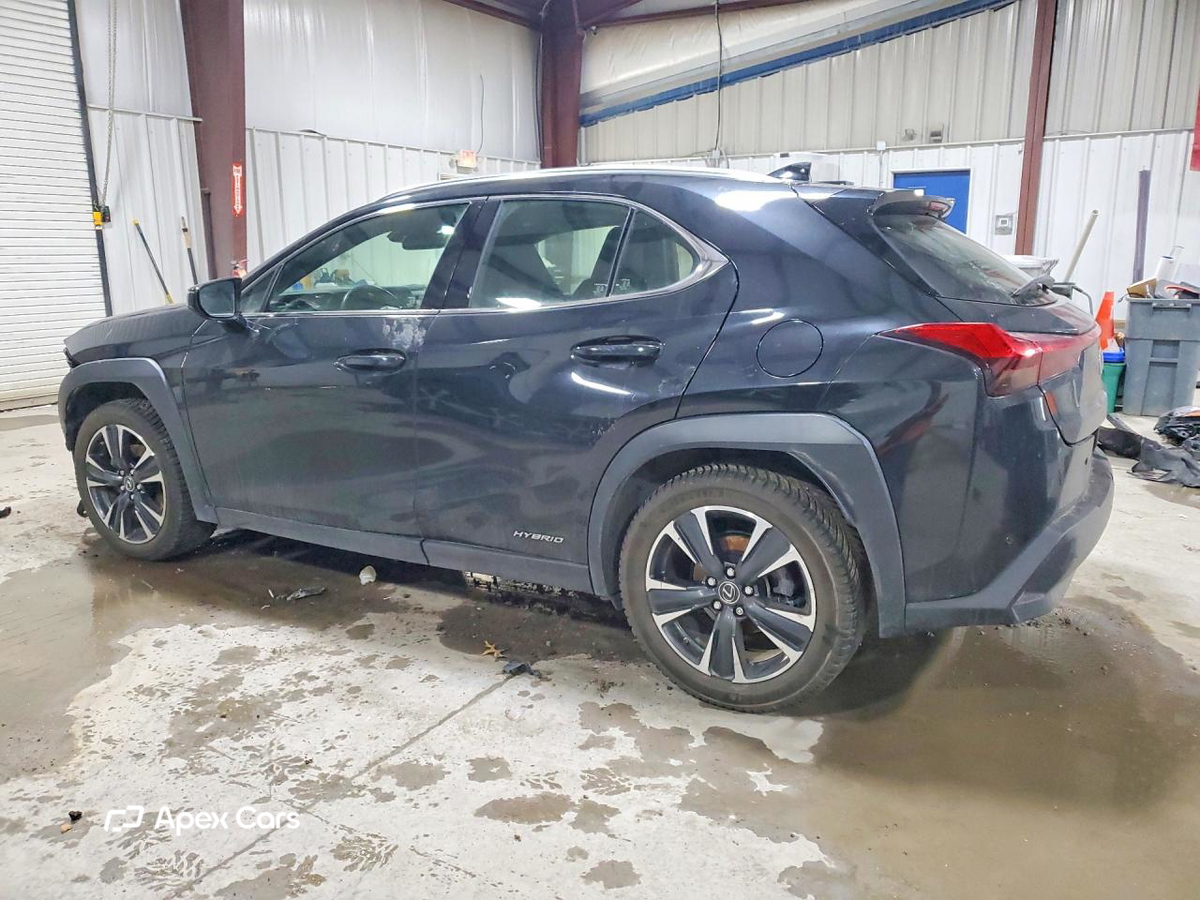 Lexus UX 2021