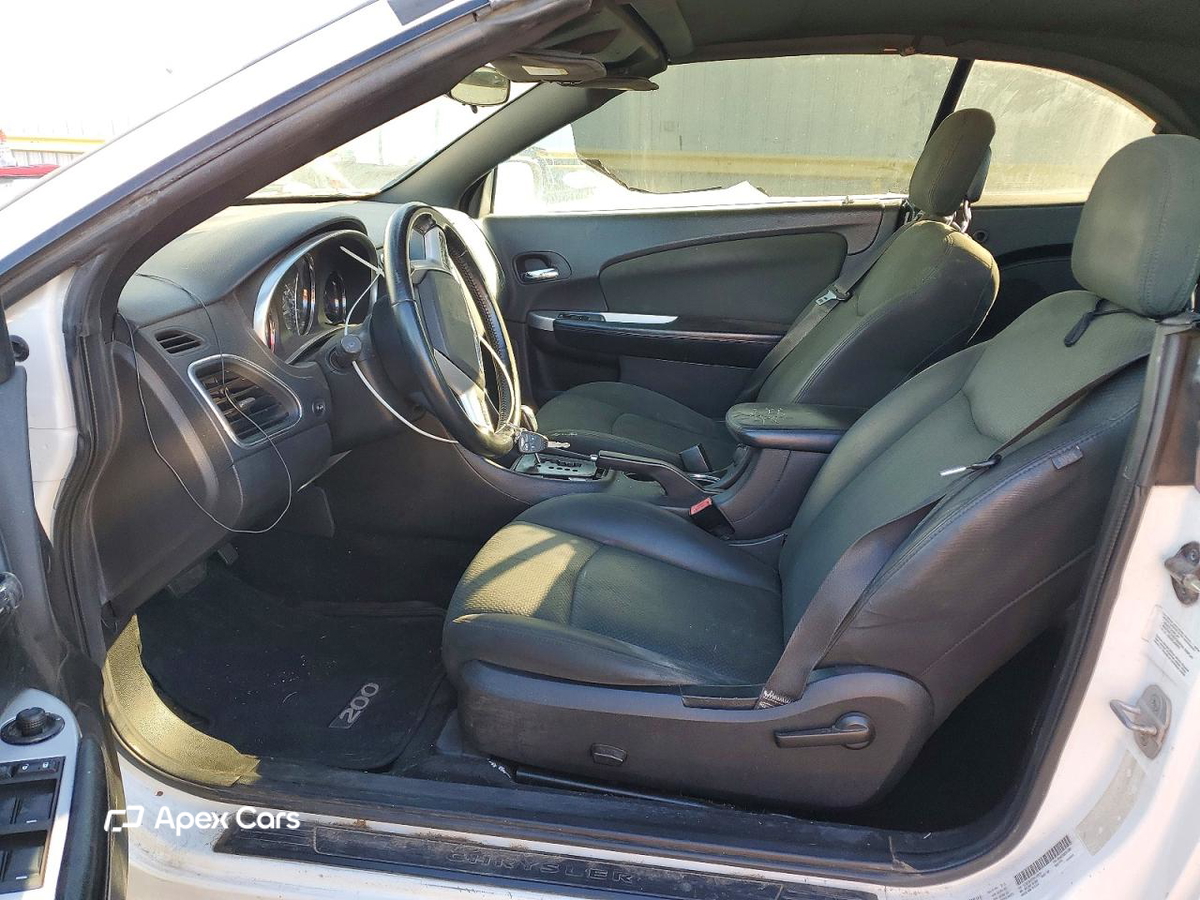 Chrysler 200 2012
