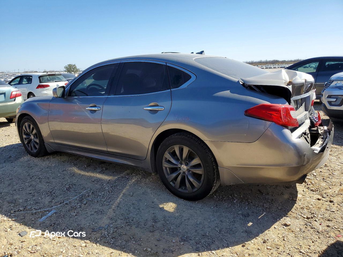Infiniti M 2013