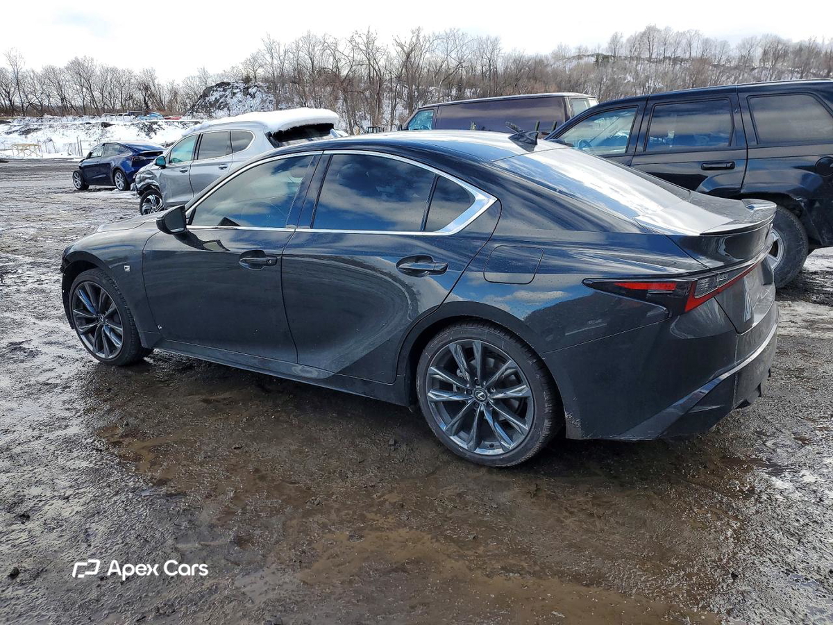 Lexus IS 2024