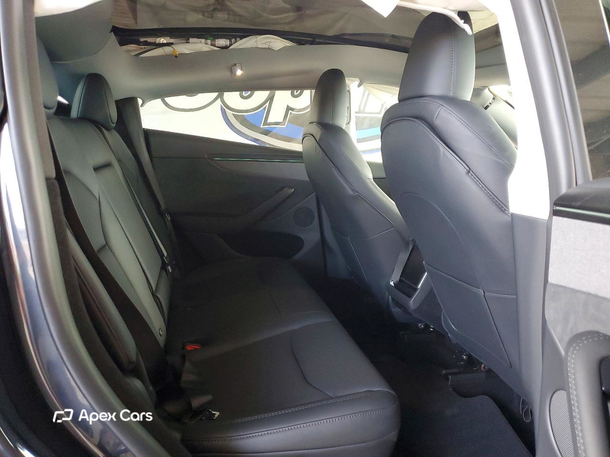 Tesla Model Y 2026