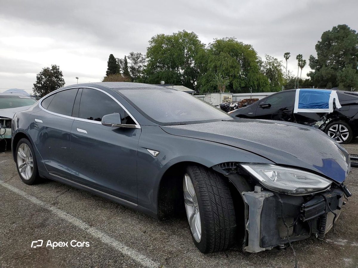 Tesla Model S 2014