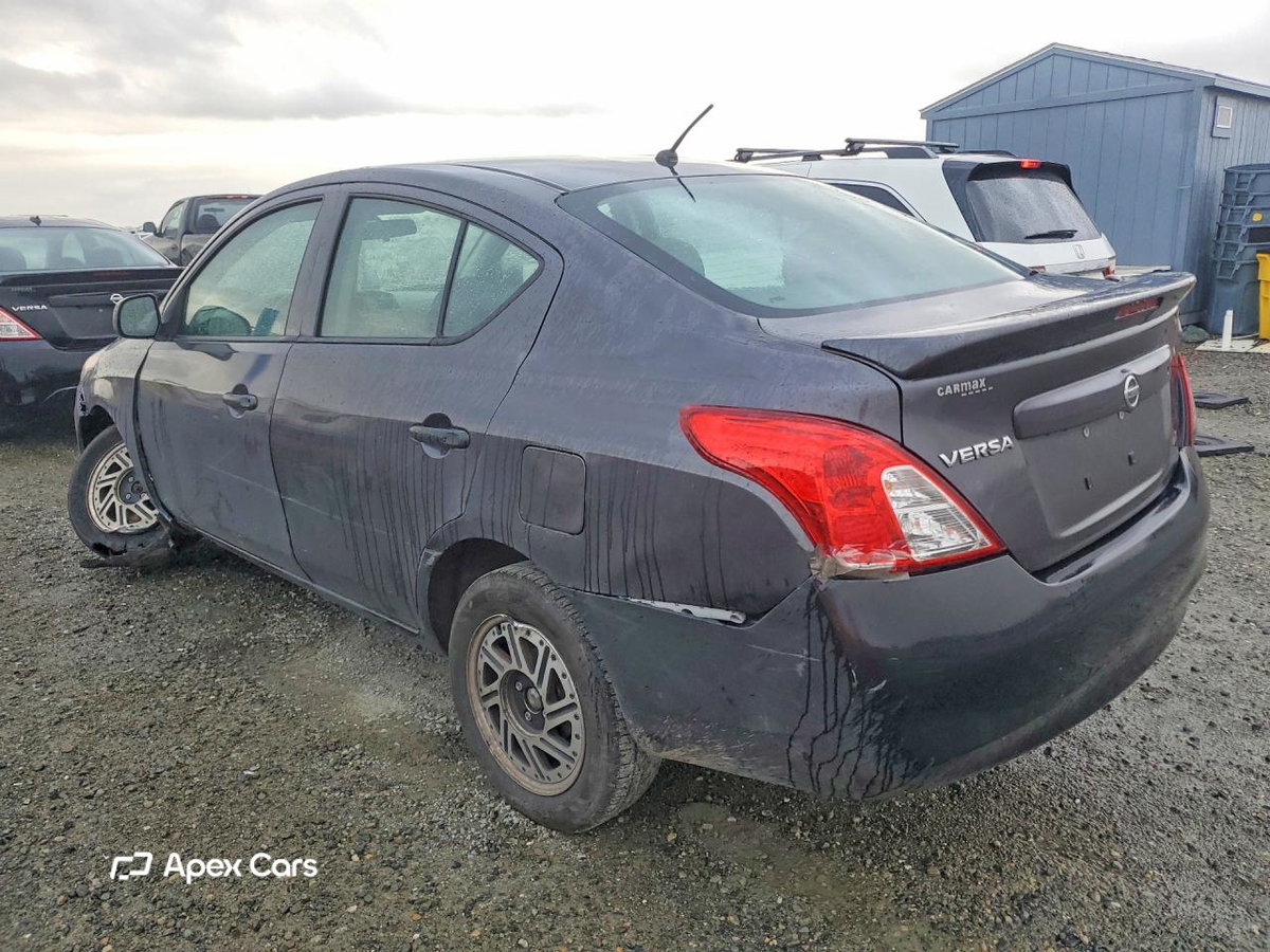 Nissan Versa 2015