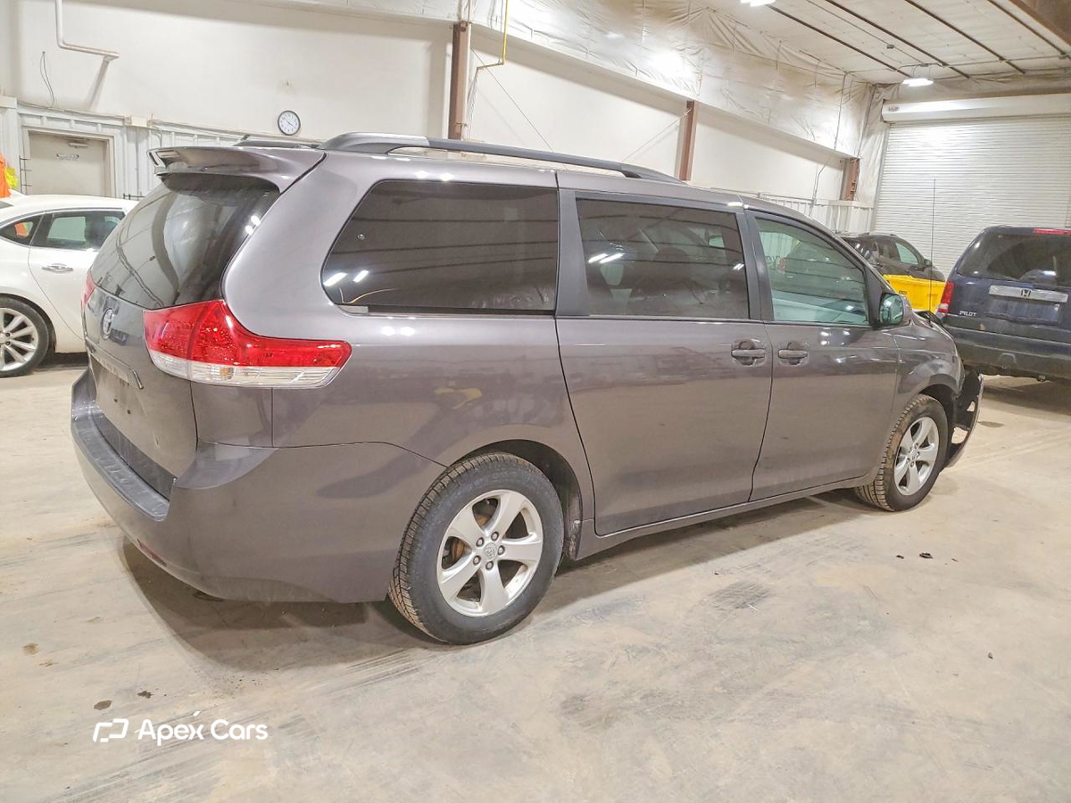 Toyota Sienna 2012