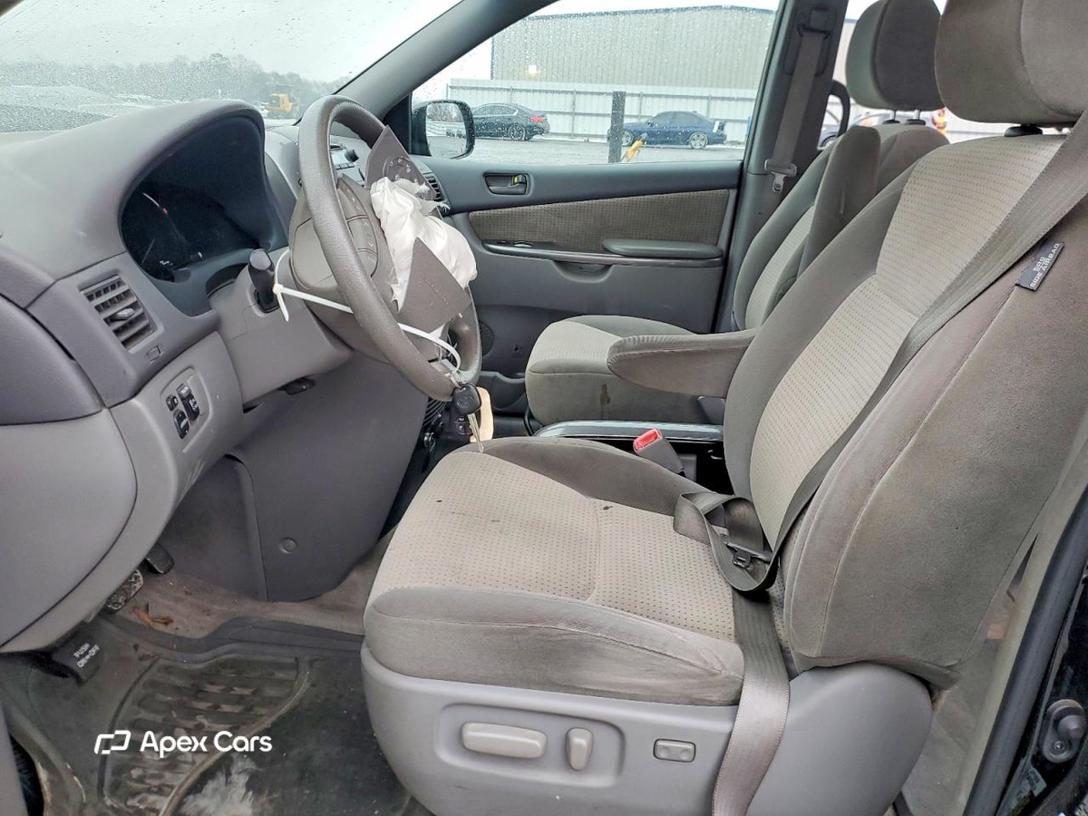 Toyota Sienna 2010