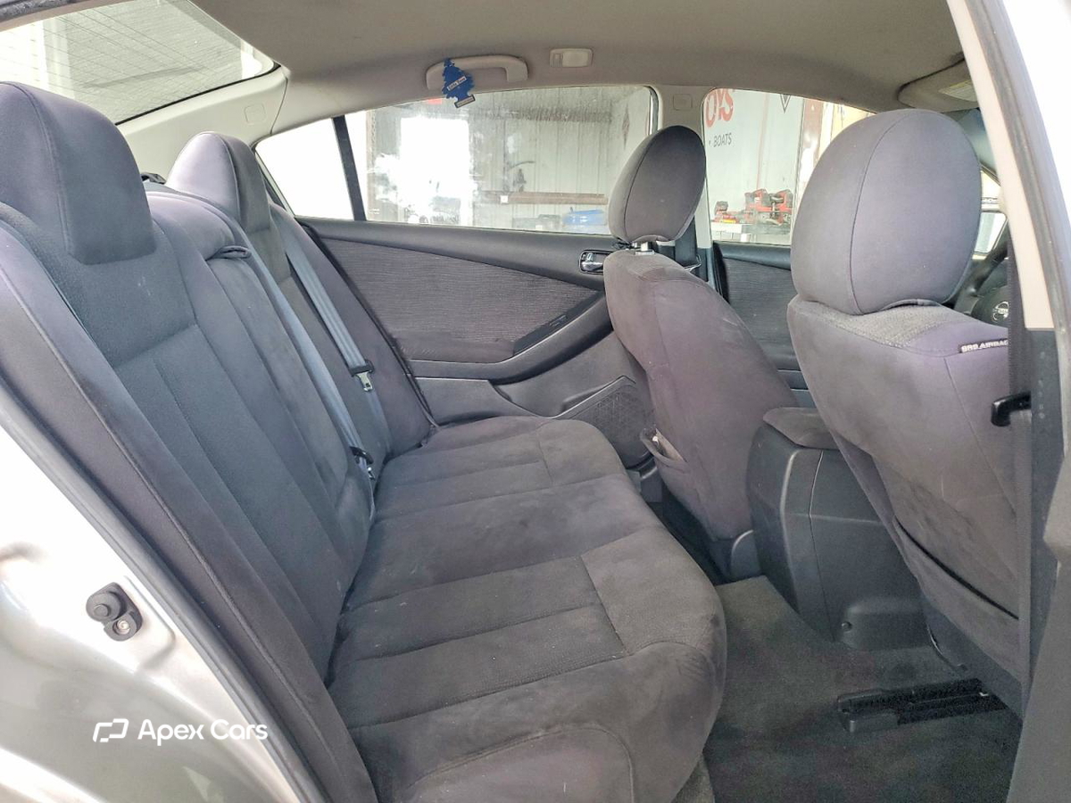 Nissan Altima 2011