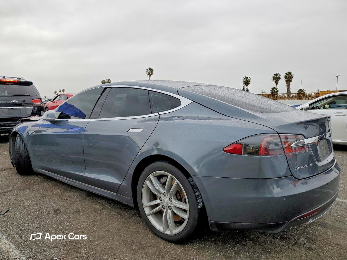 Tesla Model S 2014