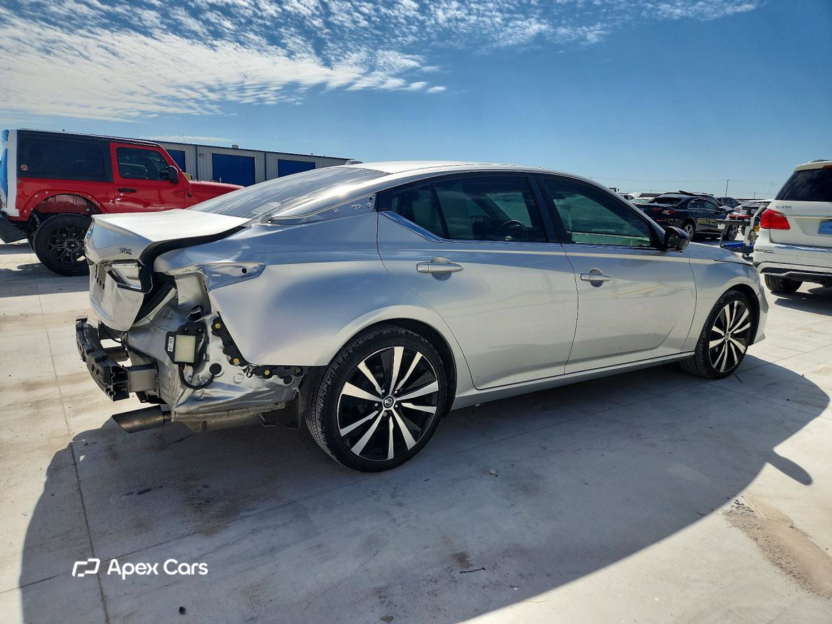 Nissan Altima 2020