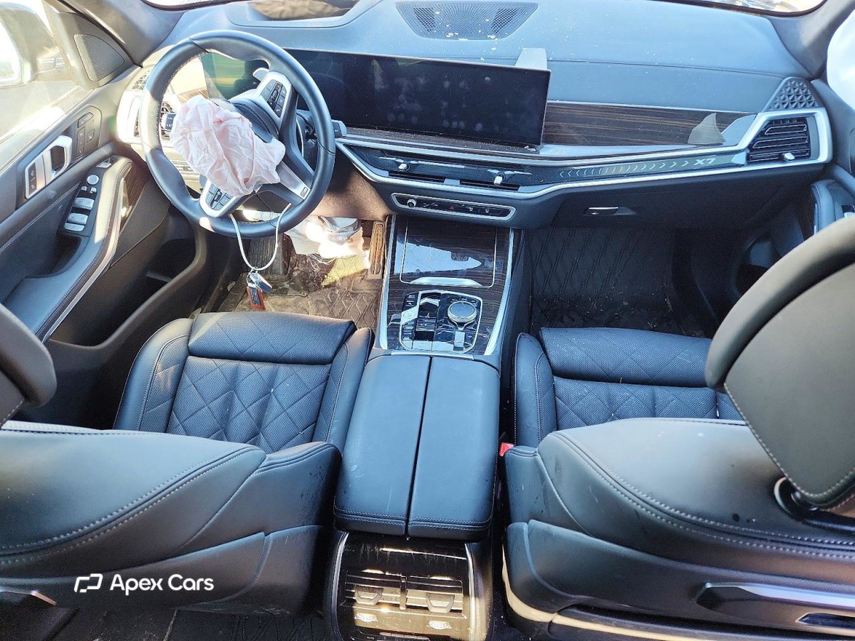 BMW X7 2025