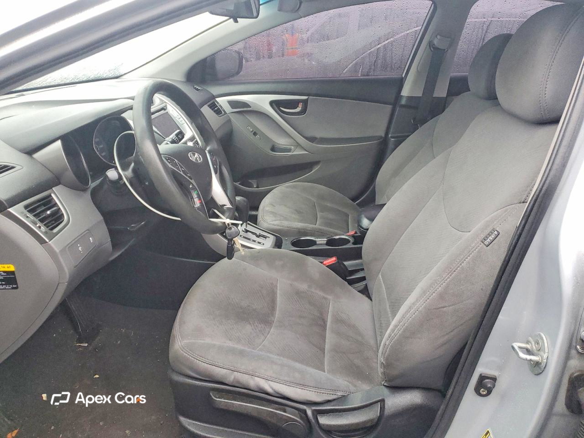 Hyundai Elantra 2011