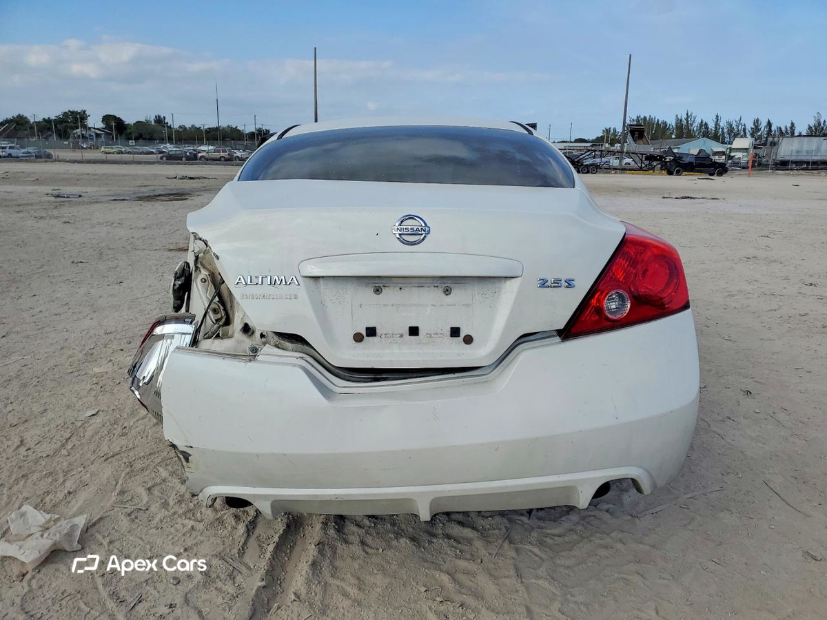 Nissan Altima 2010