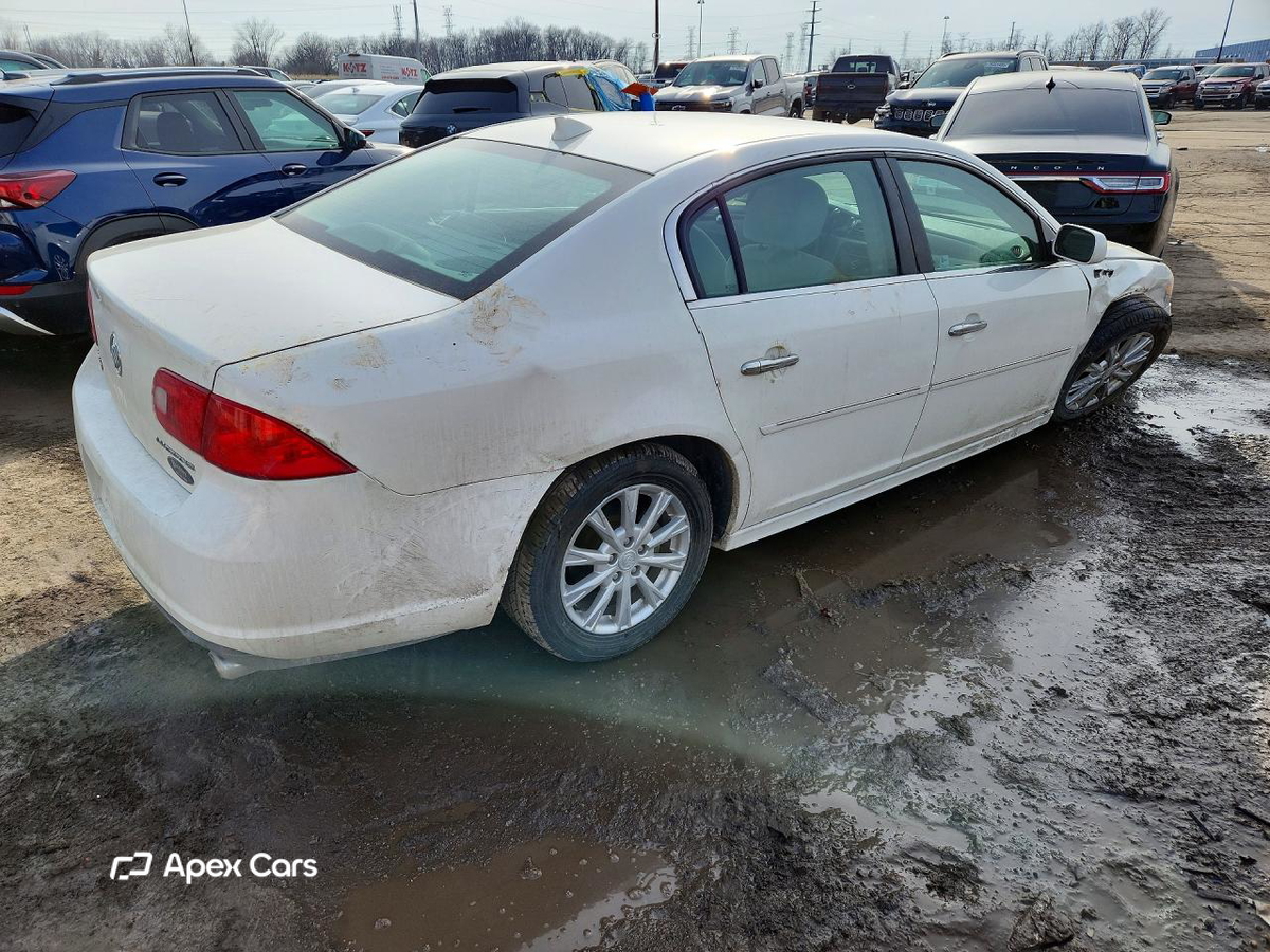Buick Lucerne 2011