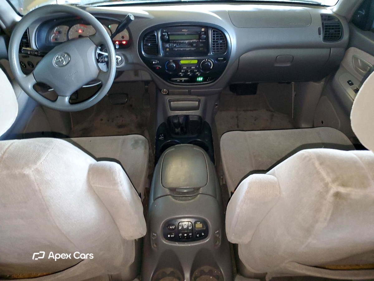 Toyota Sequoia 2004