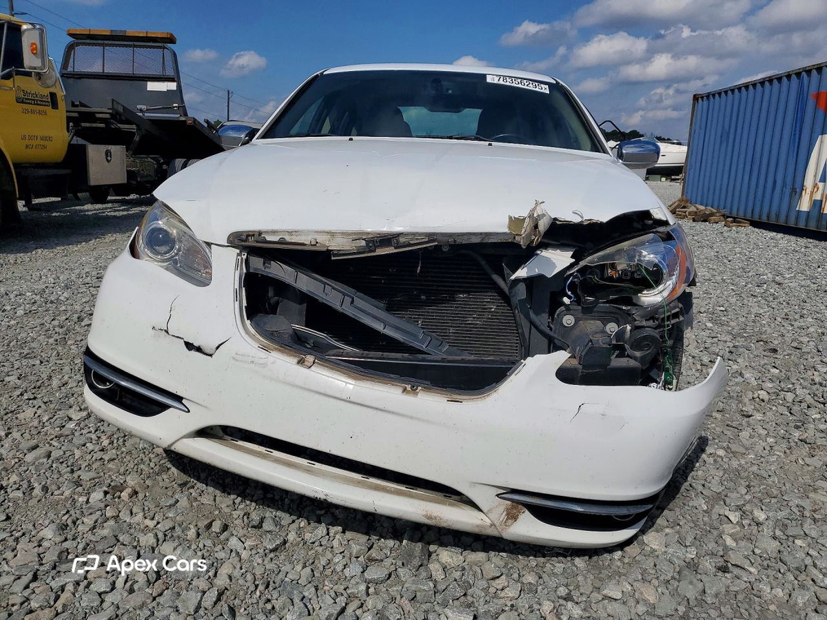 Chrysler 200 2011