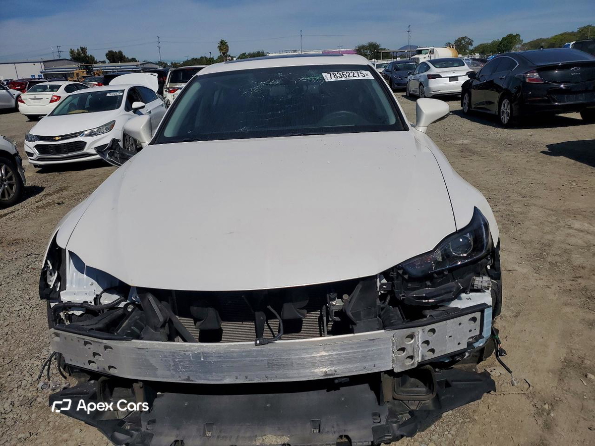 Lexus IS 2019
