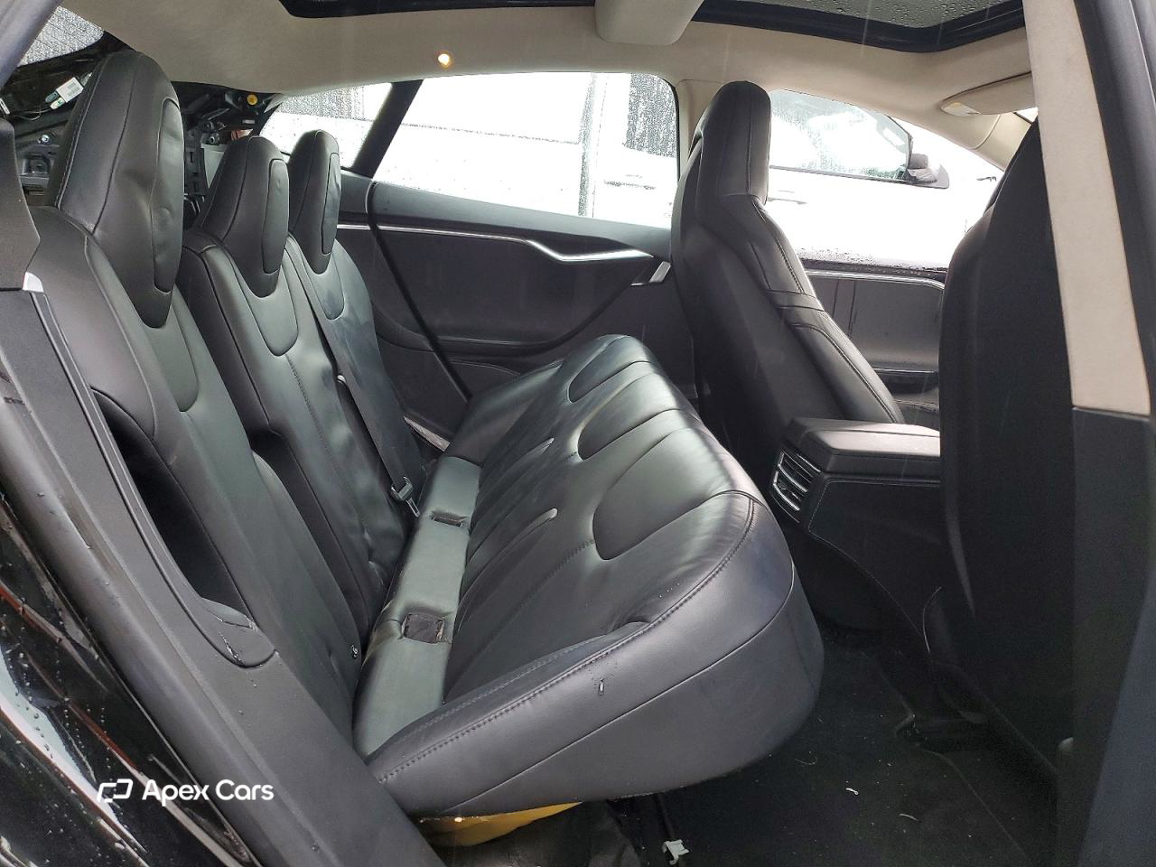 Tesla Model S 2015
