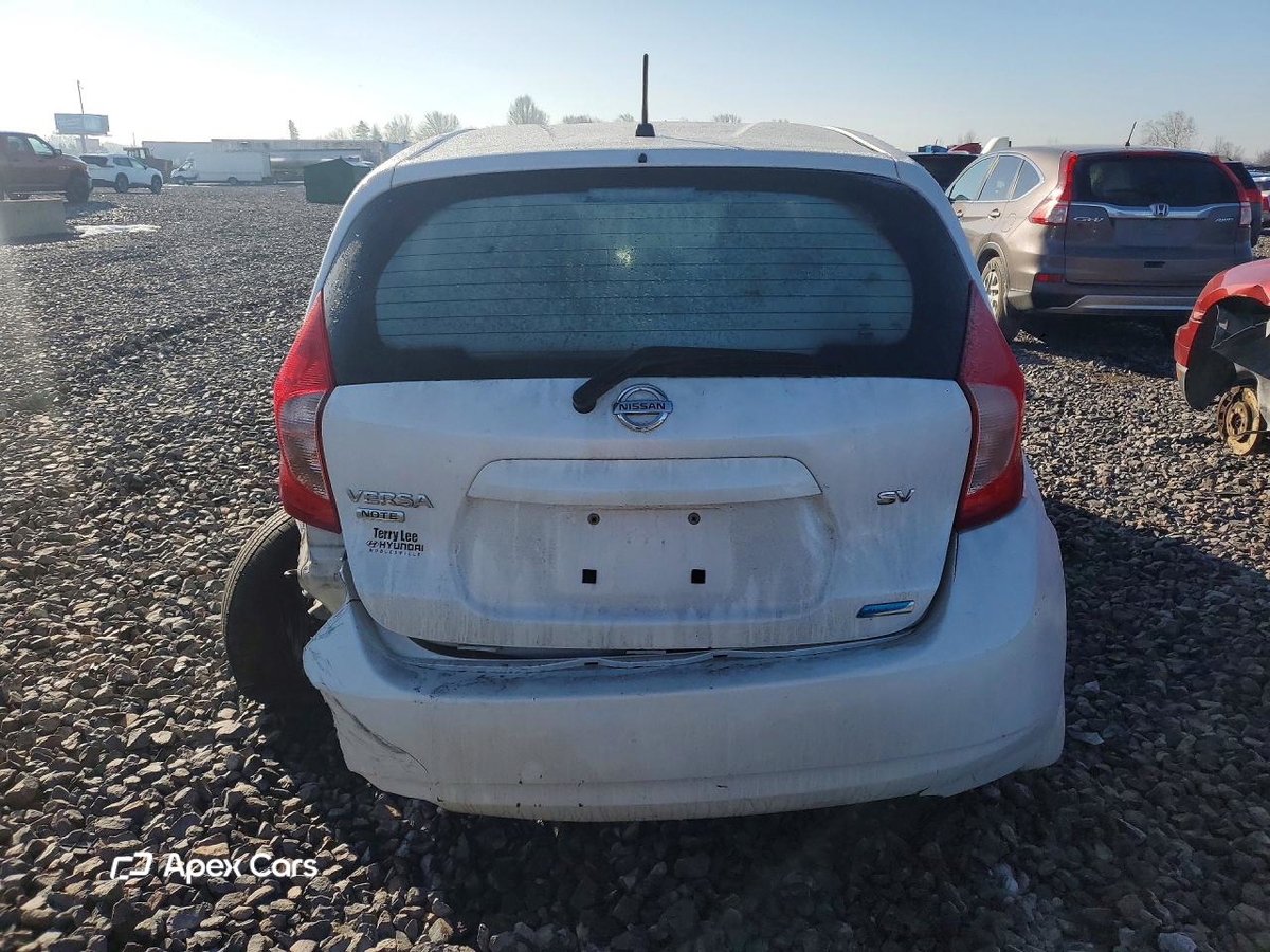 Nissan Versa 2015