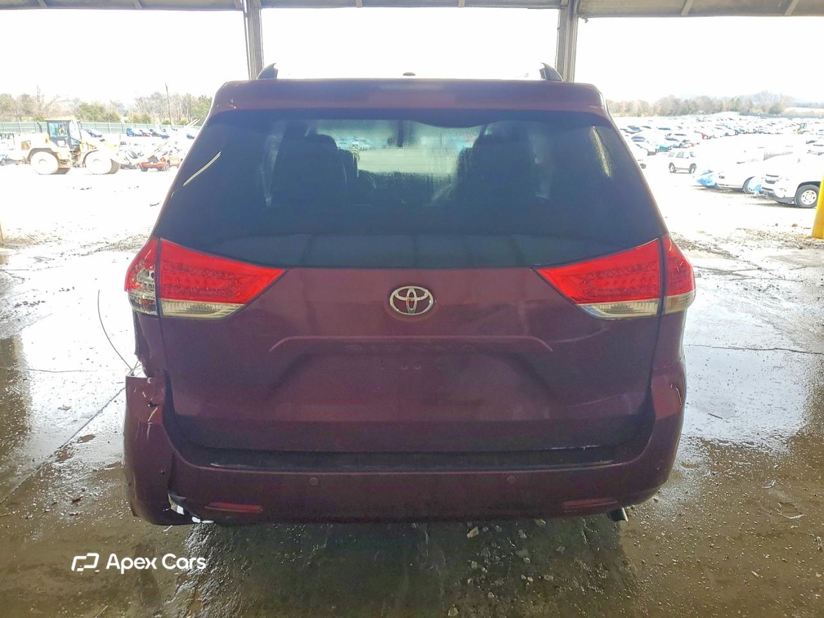Toyota Sienna 2014