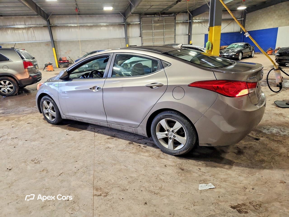Hyundai Elantra 2012