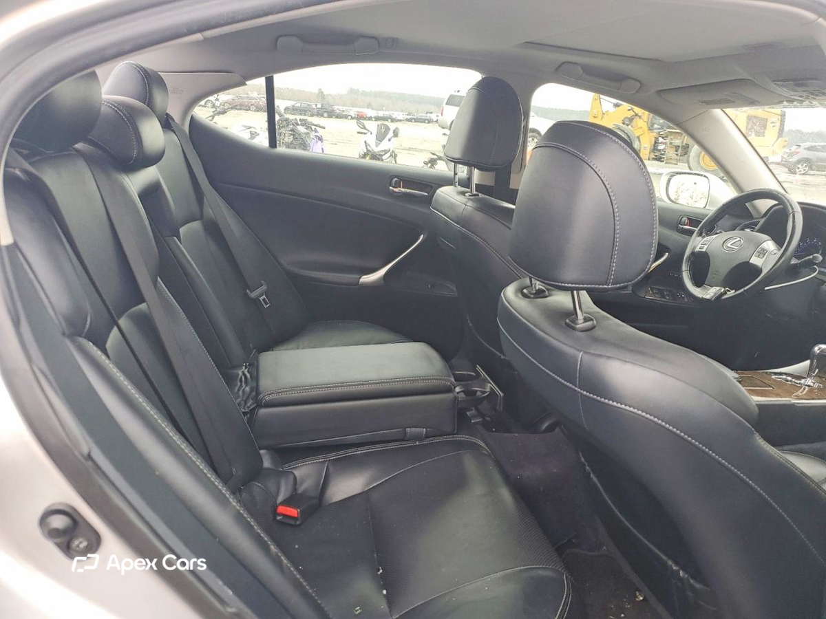 Lexus IS 2013