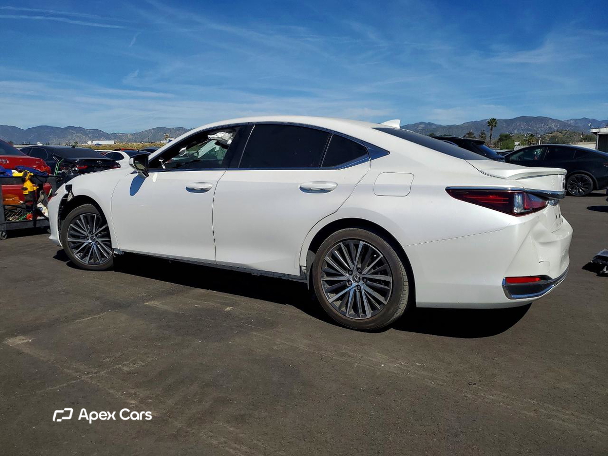 Lexus ES 2024